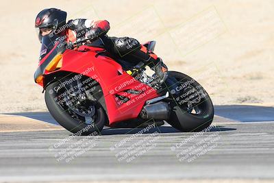 media/Dec-01-2025-Moto Forza (Mon) [[2daa91e15f]]/2-Intermediate Group/Session 2 (Turns 9 and 10)/